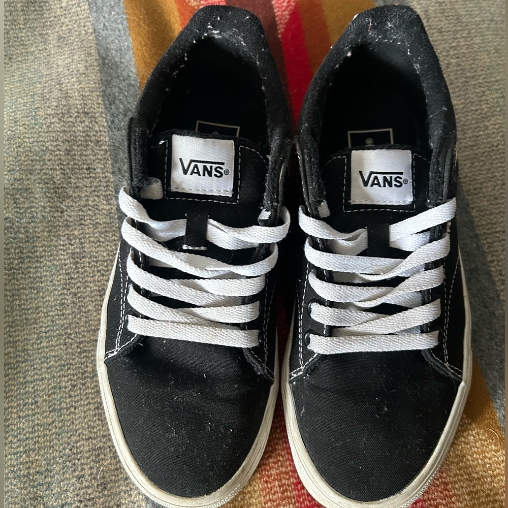 Vans “Old Skool Shoe” - Picture 2 of 3